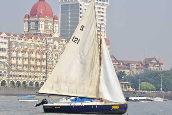 Seabird Sail Boat on Charter in Mumbai 6